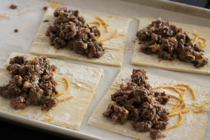 Cheeseburger Puff Pastry Pockets