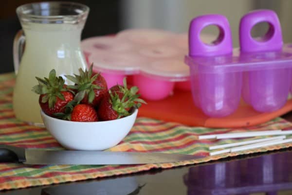 strawberry lemonade popsicle supplies