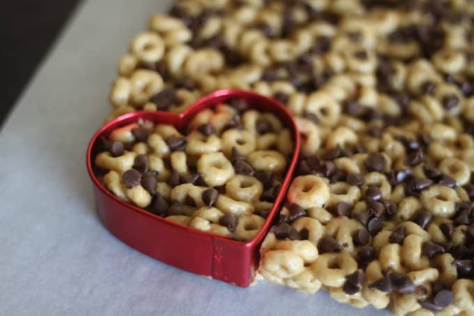 heart shaped cheerios treats