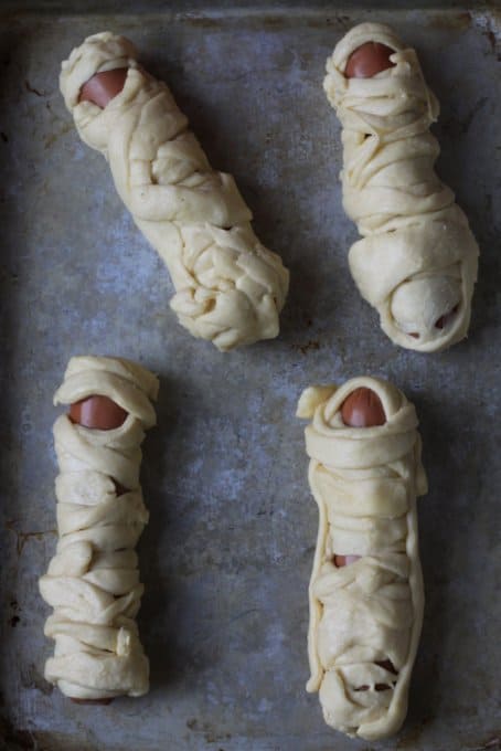 mummy dogs ready for oven