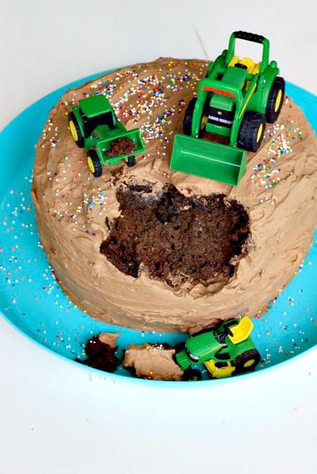 Easy Tractor Cupcakes with our Grass Cupcakes Tutorial