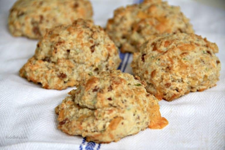WholeWheat Cheddar Biscuits With Bacon Foodlets
