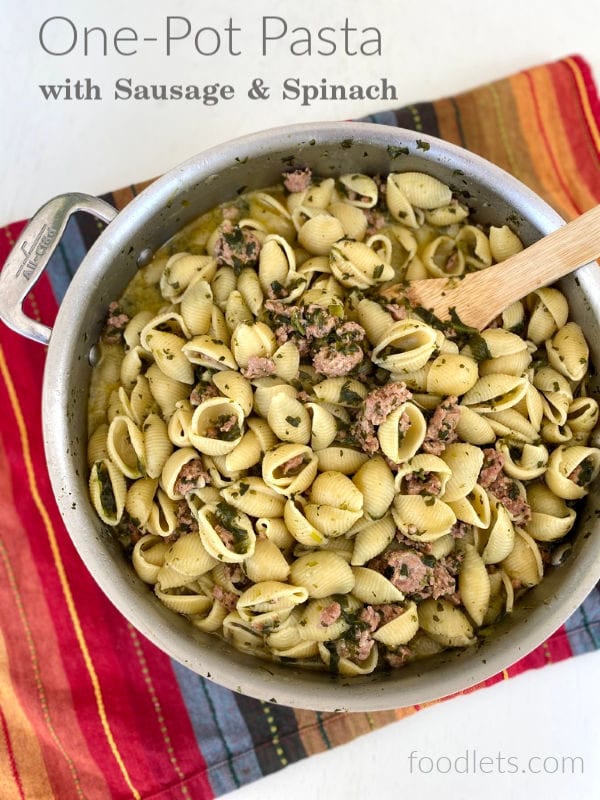 https://foodlets.com/wp-content/uploads/2020/04/one-pot-pasta-with-sausage-and-spinach-1-600x800.jpg