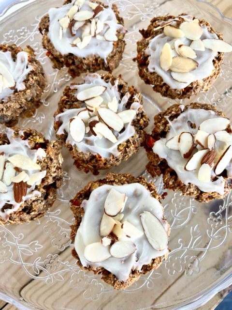 Thick and Chewy Oatmeal Raisin Cookie Cake | An Easy Dessert Idea